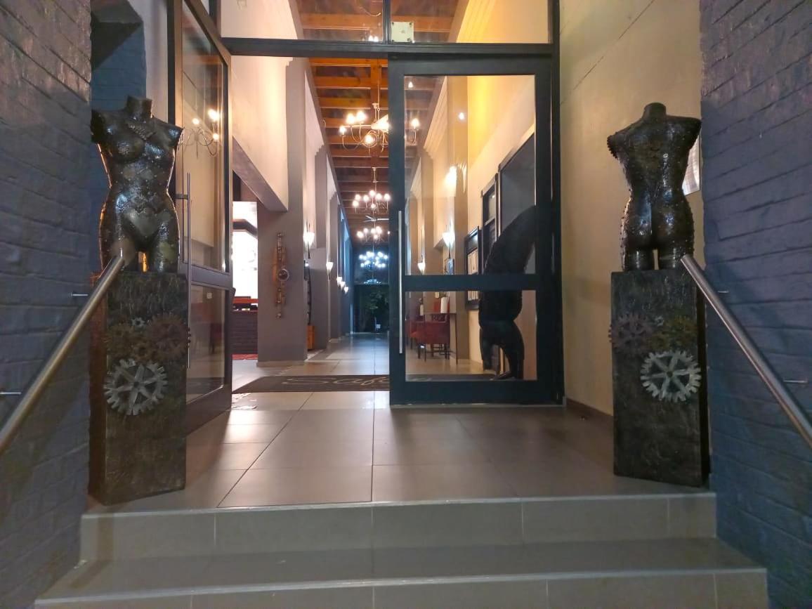 Safari Hotel & Convention Centre Rustenburg Exterior foto